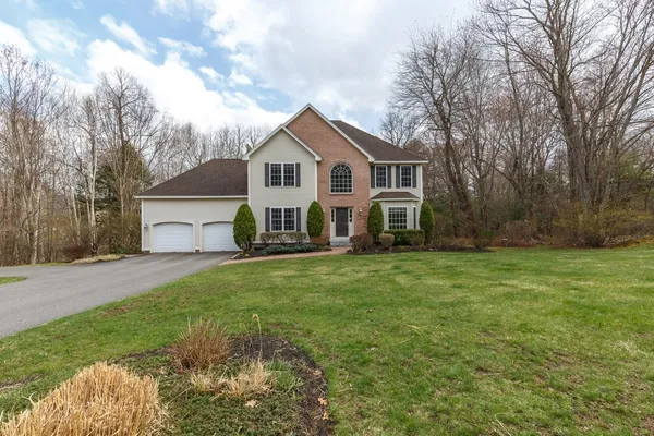 $1,079,000 | 17 Nottingham Road, Windham, NH 03087