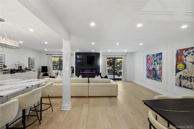 $1,488,888 | 24 Chestnut Lane, Woodbury, NY 11797