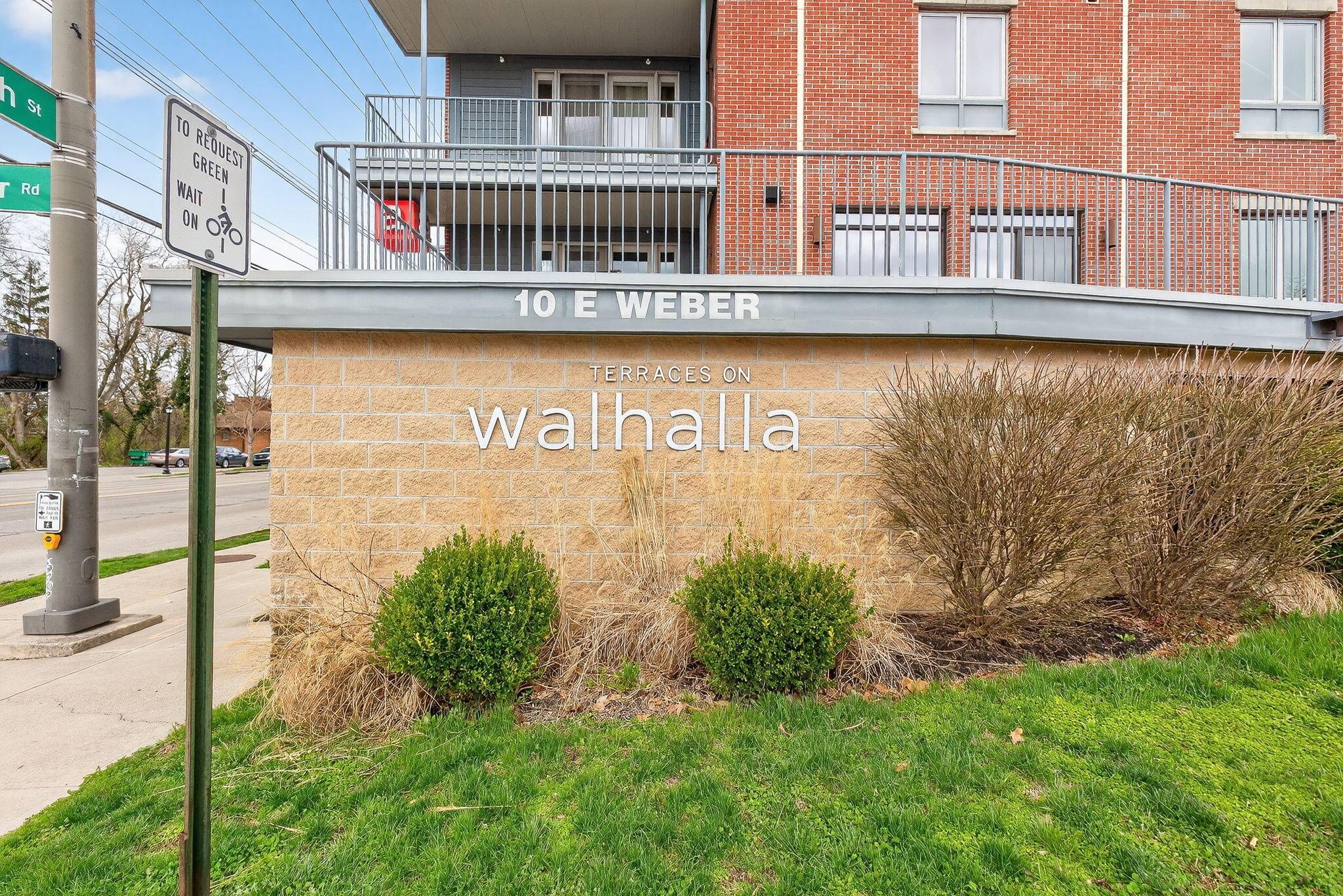 10 E Weber 402 (Exterior)-4