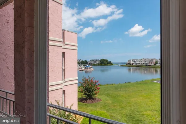 $455,000 | 7411 Yacht Club Drive, Unit 12402, Berlin, MD 21811