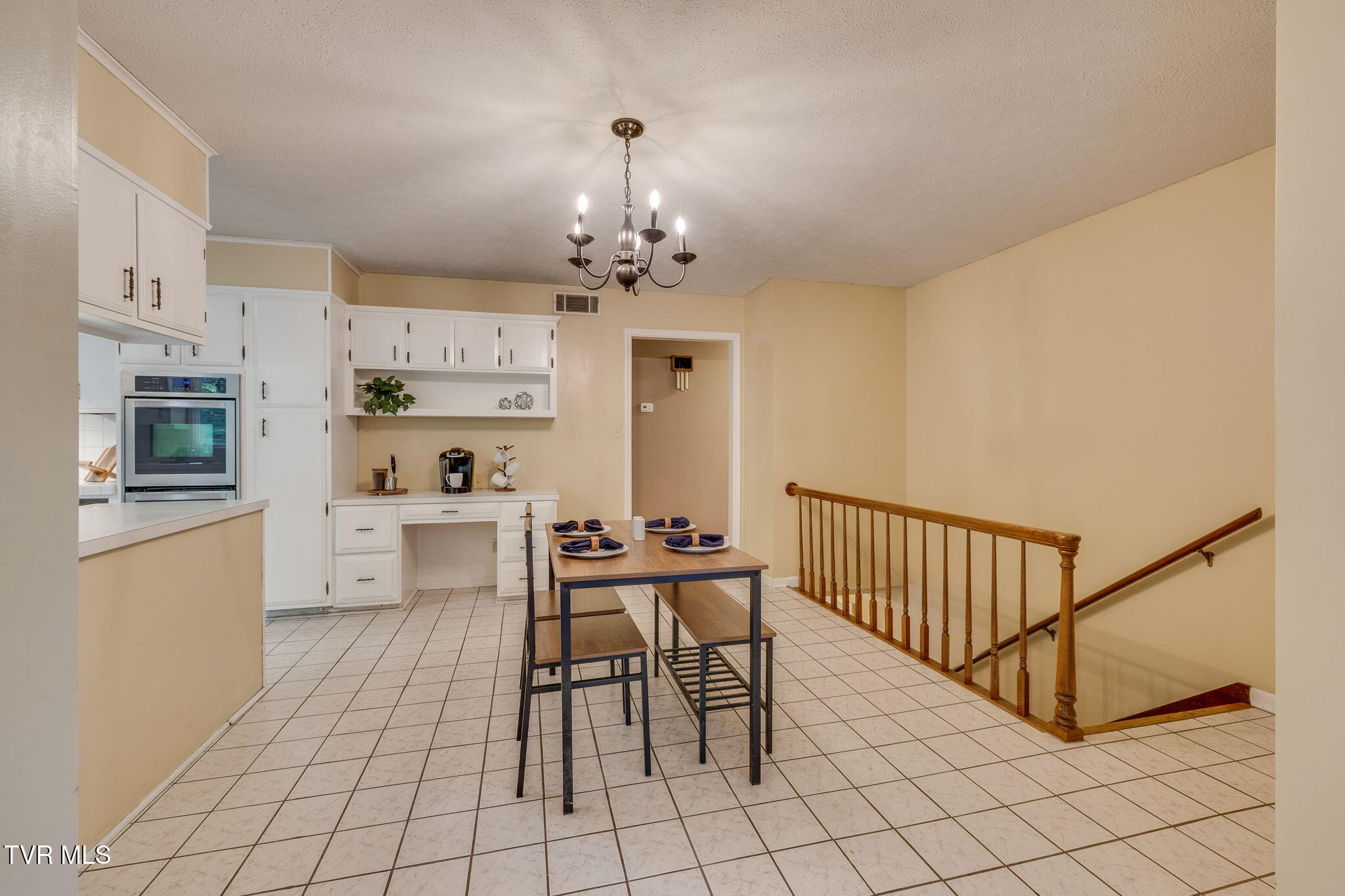 400 Old Castle Road Kingsport, TN 37660 - Photo 19 of 56 019
