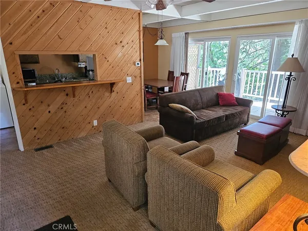 $290,000 | 194 Rockledge Lane, Lake Arrowhead, CA 92352
