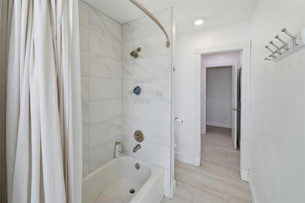 8340 Southwest 27th Place Davie, FL 33328 - Photo 18 of 25 a bathroom with a bathtub and shower