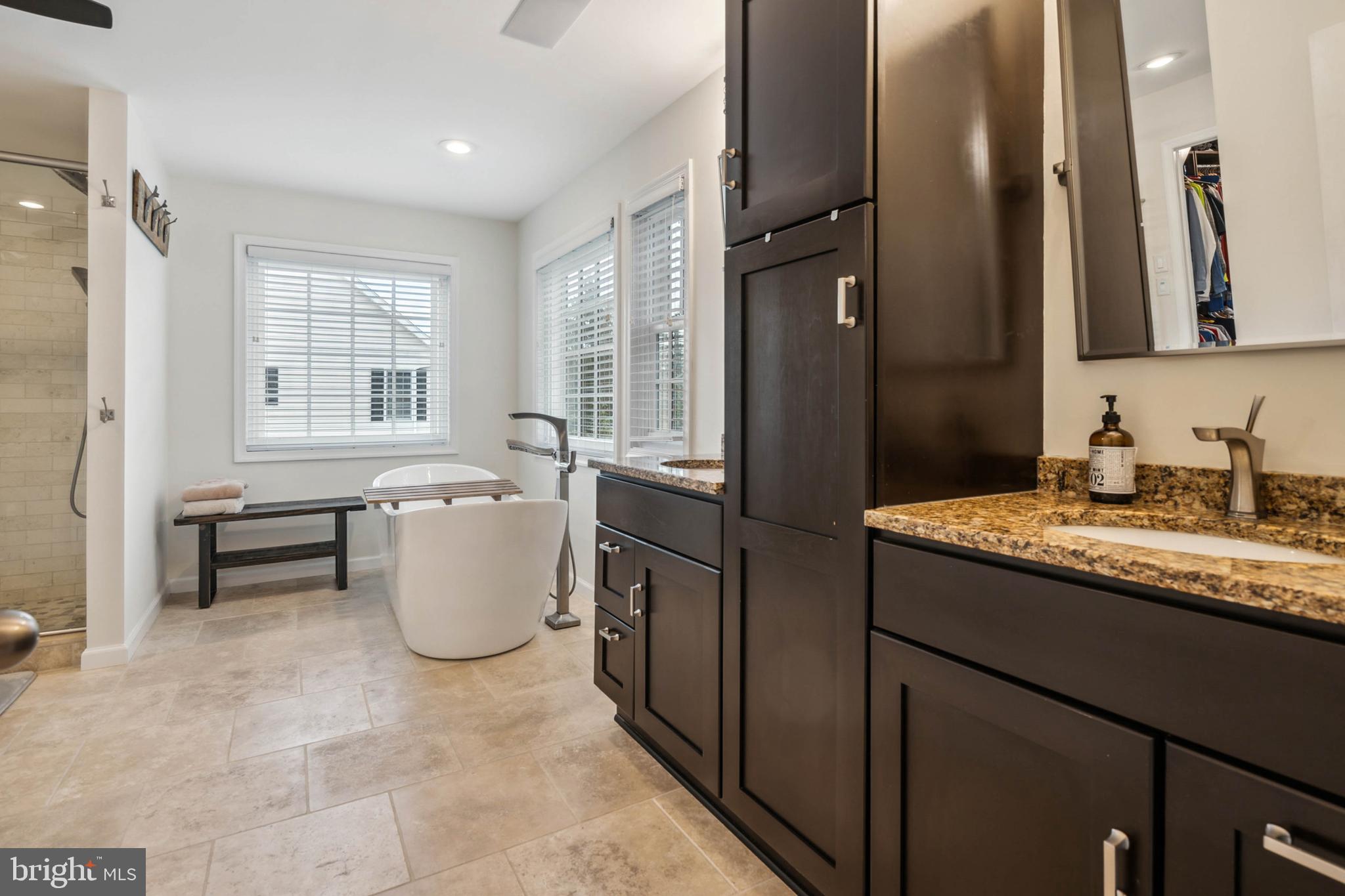 818 Nesbitt Road Ambler, PA 19002 - Photo 15 of 41 En Suite