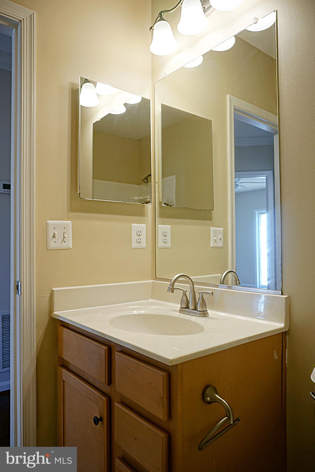 22922 Newcut Road, Unit 2251 Clarksburg, MD 20871 - Photo 22 of 27