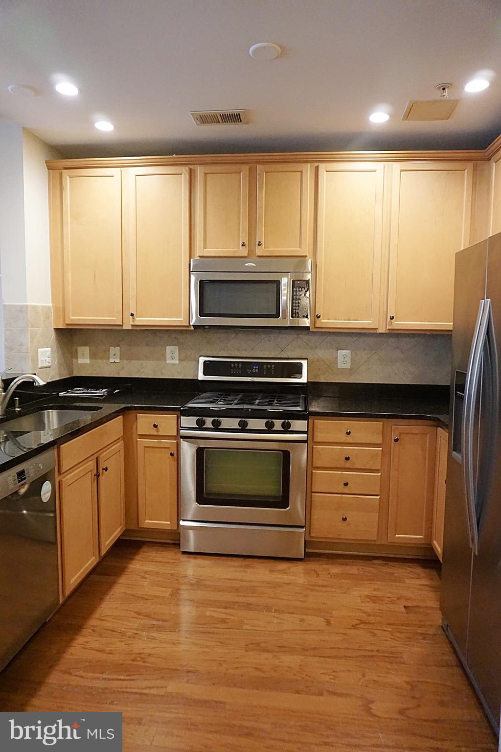 22922 Newcut Road, Unit 2251 Clarksburg, MD 20871 - Photo 8 of 27