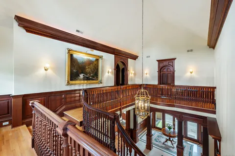 a view of entryway with a front door