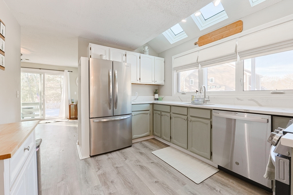 640 Maple Brook Road, Unit 640 Bellingham, MA 02019 - Photo 9 of 37