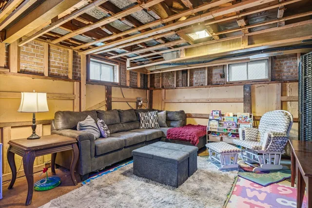 $259,000 | 1016 Hull Avenue, Westchester, IL 60154