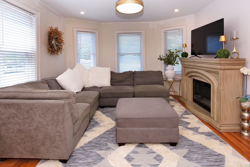 435 Cabot Street, Unit B Beverly, MA 01915 - Photo 8 of 35