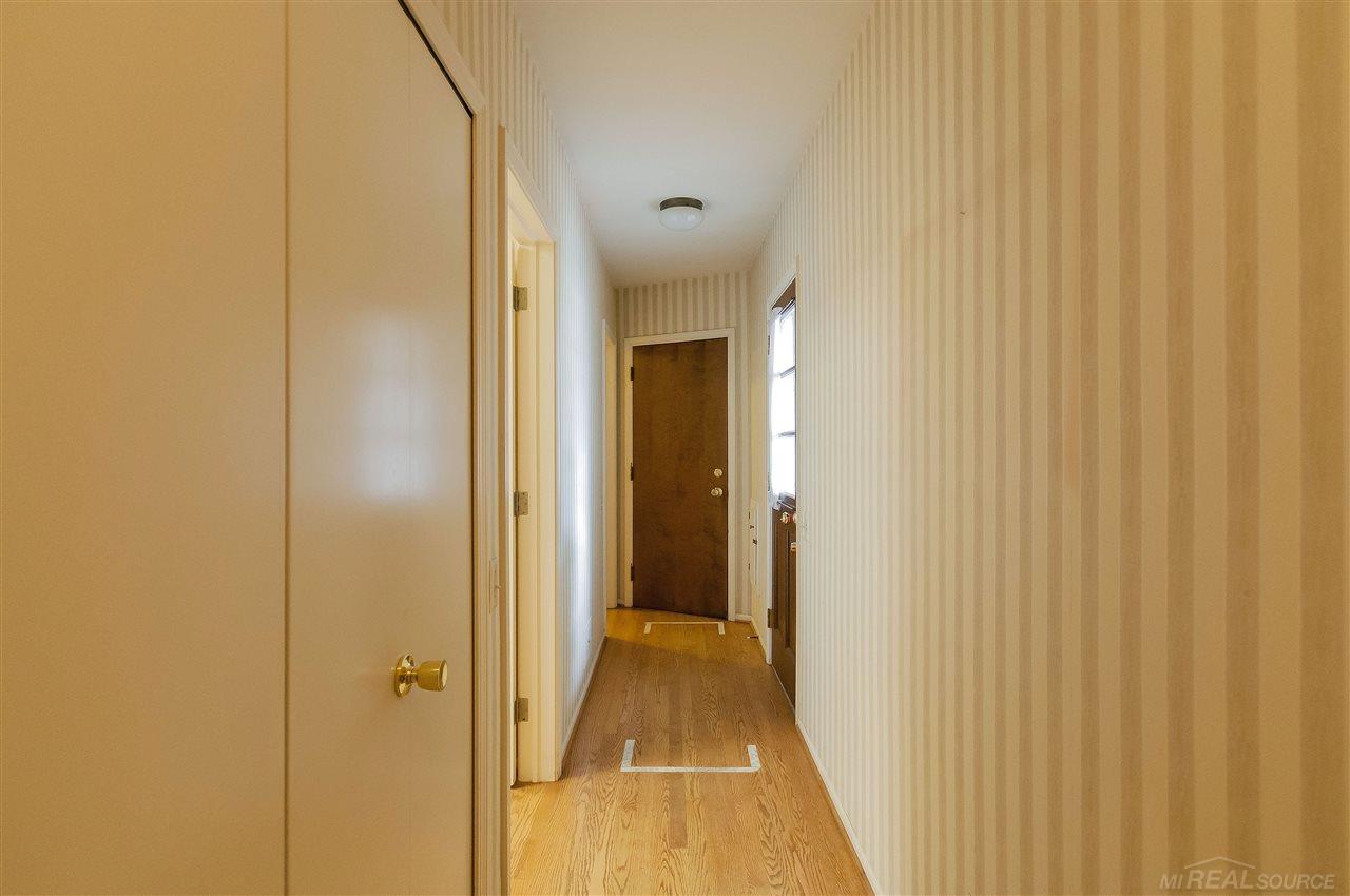 87 Belle Meade Road Grosse Pointe, MI 48236 - Photo 25 of 68 31345766-24.JPG