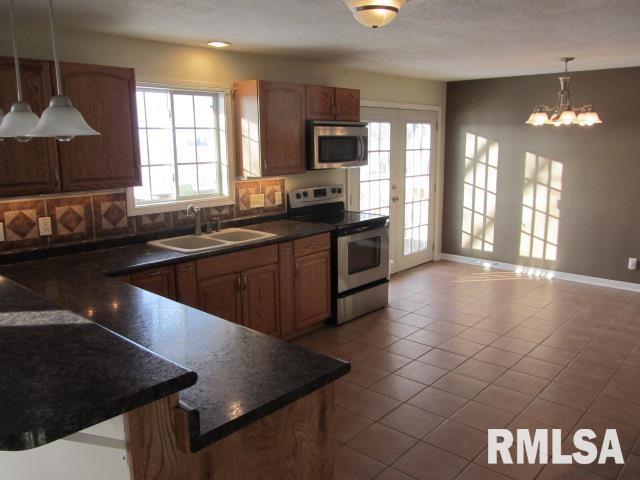 6726 134th Avenue West Taylor Ridge, IL 61284 - Photo 7 of 14 Gallery Image 7