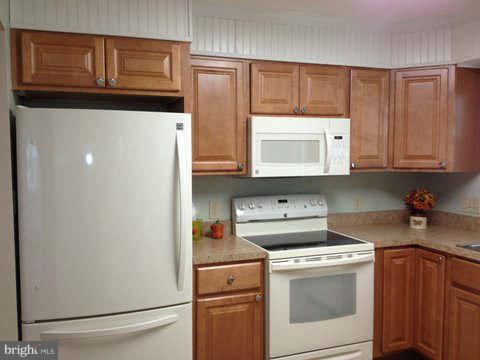 14 Control Court Baltimore, MD 21220 - Photo 4 of 22 Kitchen