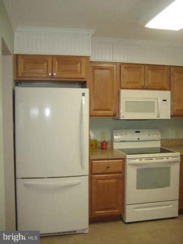 14 Control Court Baltimore, MD 21220 - Photo 5 of 22 Kitchen