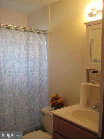 14 Control Court Baltimore, MD 21220 - Photo 10 of 22 Bath