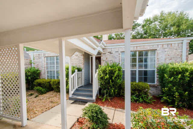 6968 Hedgestone Way Mobile, AL 36608 - Photo 6 of 44 Covered Walkway