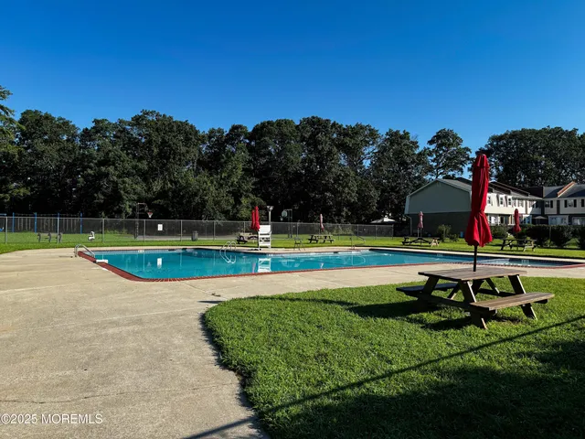 $300,000 | 173 Primrose Lane, Brick, NJ 08724