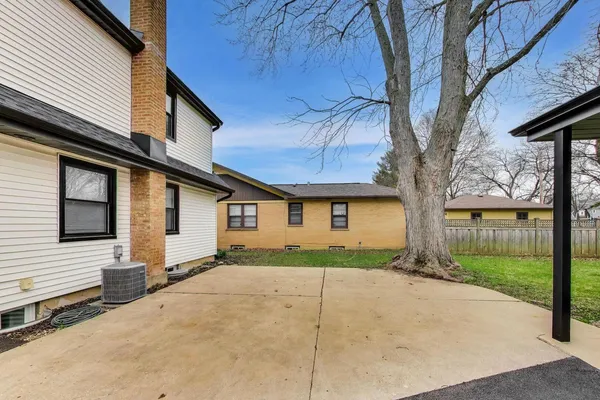 $3,800 | 408 South Maple Street, Itasca, IL 60143