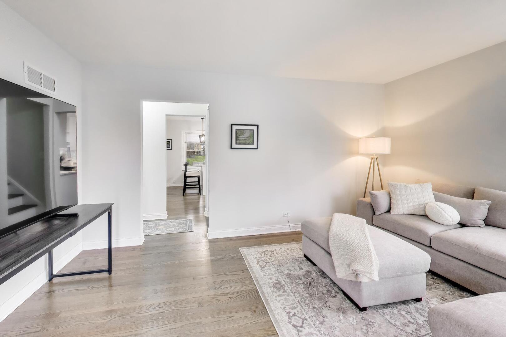 408 South Maple Street Itasca, IL 60143 - Photo 3 of 23