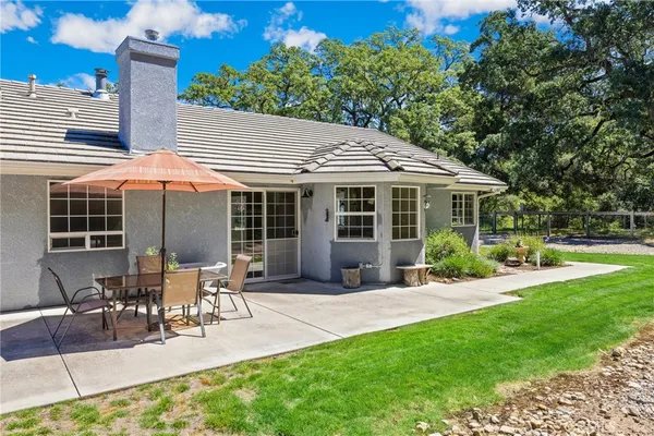 $1,200,000 | 12055 Cenegal Road, Atascadero, CA 93422