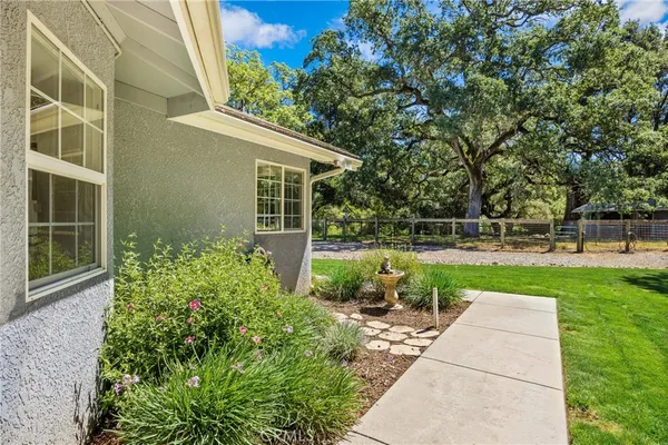 $1,200,000 | 12055 Cenegal Road, Atascadero, CA 93422