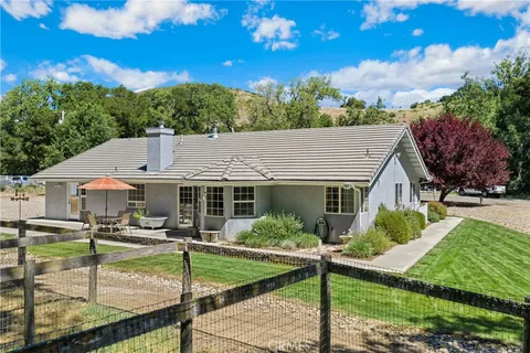 $1,200,000 | 12055 Cenegal Road, Atascadero, CA 93422