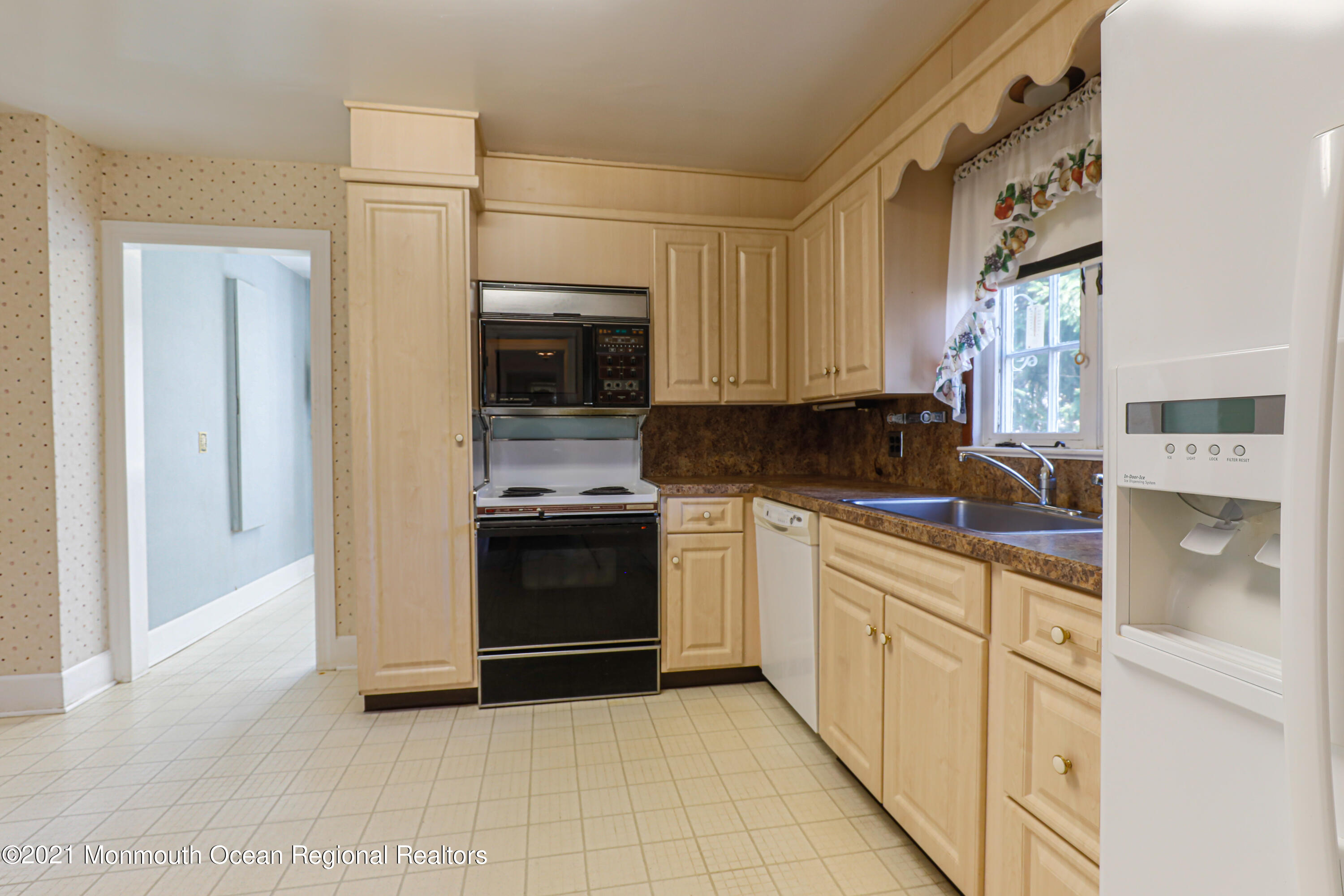 268 Main Street Keyport, NJ 07735 - Photo 4 of 6 268 main kit