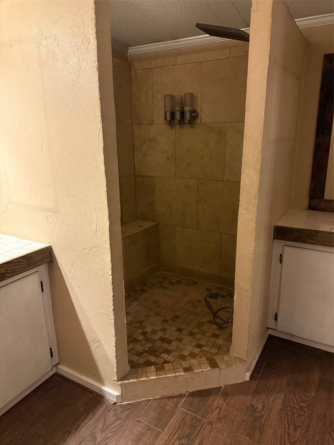 2611 Lilac Street Pasadena, TX 77503 - Photo 6 of 30 a bathroom with a shower