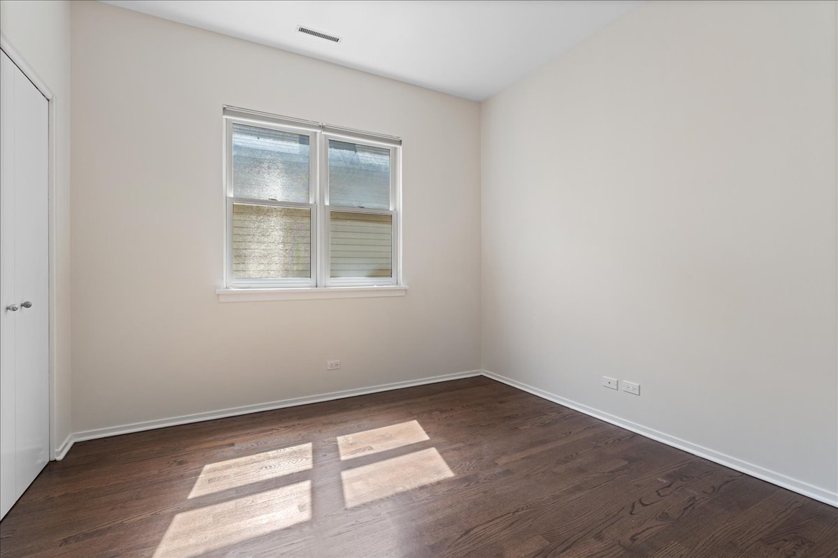 2955 North Racine Avenue, Unit 2B Chicago, IL 60657 - Photo 19 of 22 Gallery Image 19