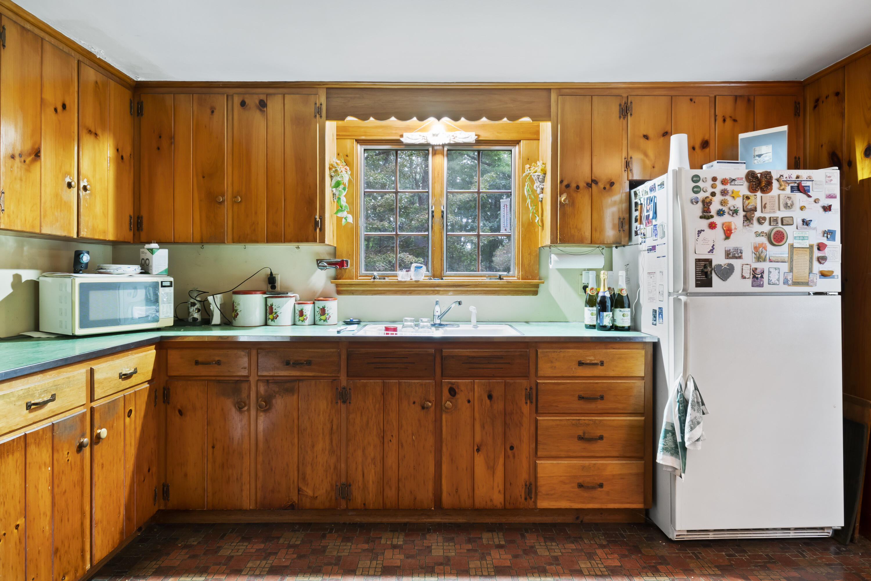 20 Cape Neddick Road York, ME 03909 - Photo 7 of 28 Kitchen a