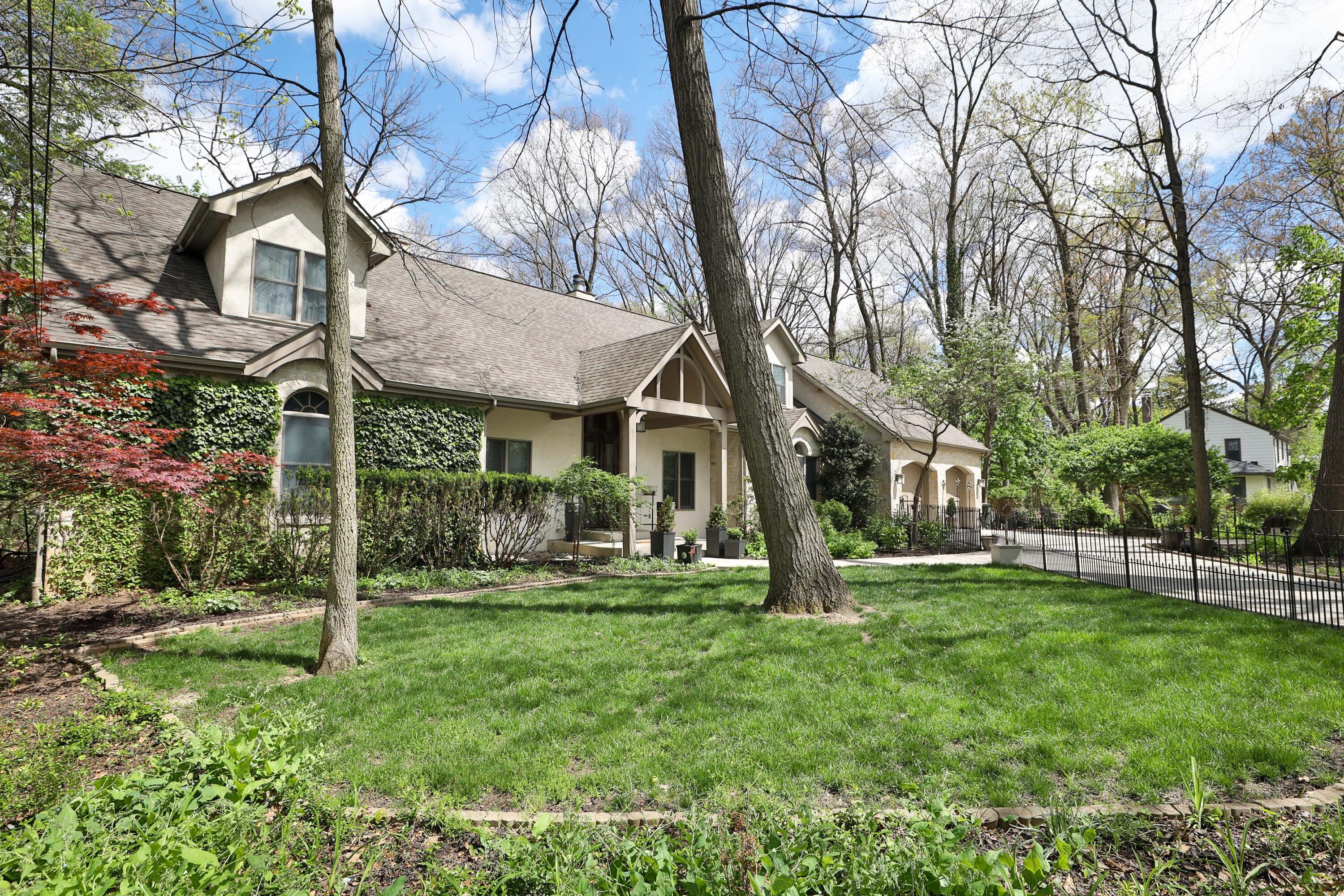 455 Walhalla Road Columbus, OH 43202 - Photo 2 of 71 455-Walhalla-April2026-02