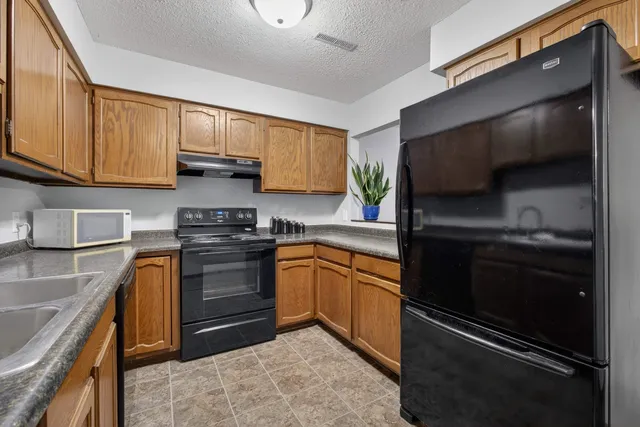 $128,000 | 800 East Iowa Street, Unit 2C, Eldridge, IA 52748