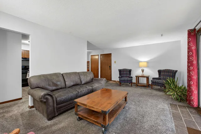 $128,000 | 800 East Iowa Street, Unit 2C, Eldridge, IA 52748