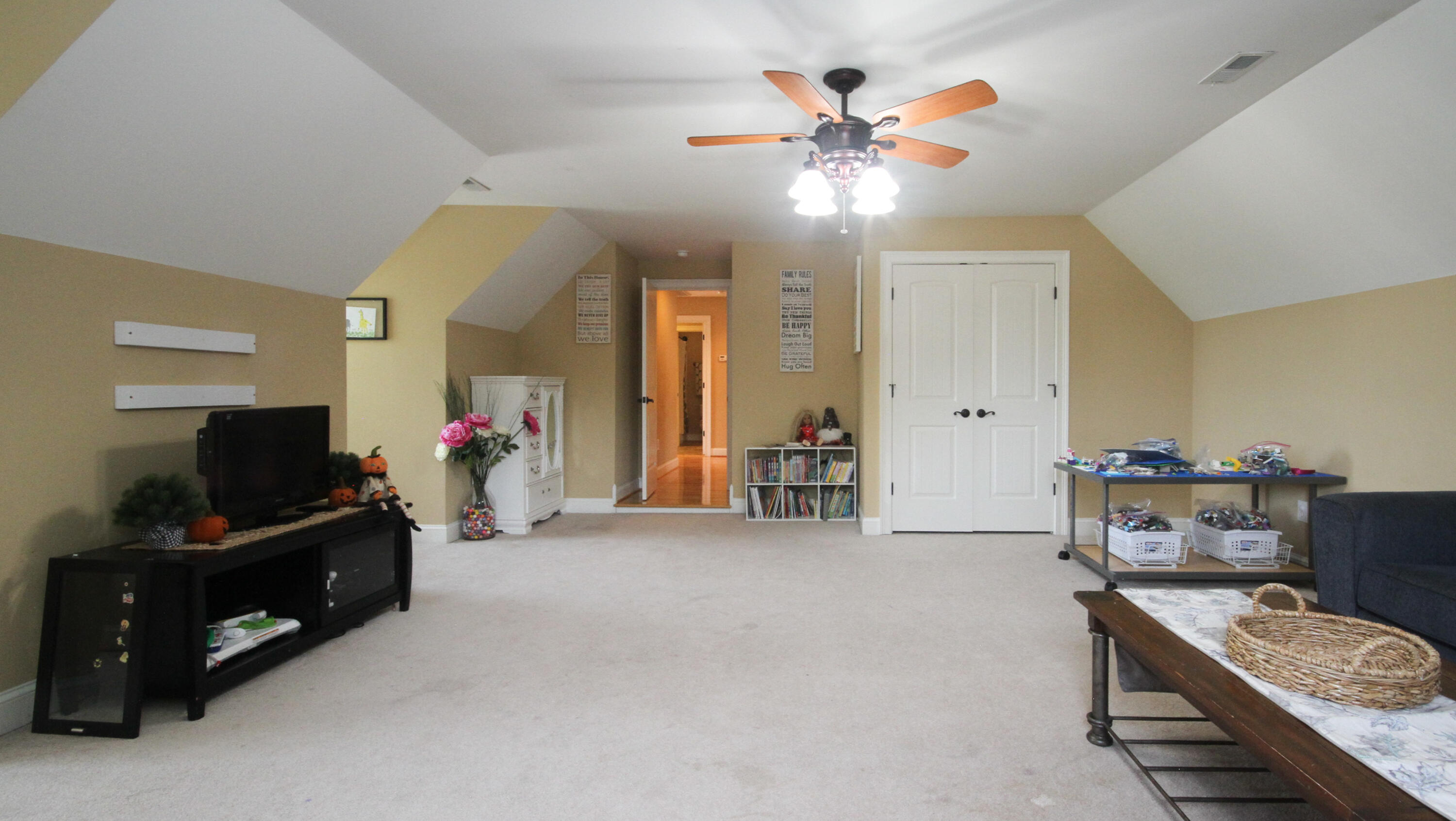 5917 Knightsbridge Road Roanoke, VA 24018 - Photo 22 of 33 5917 Recreation Room,d