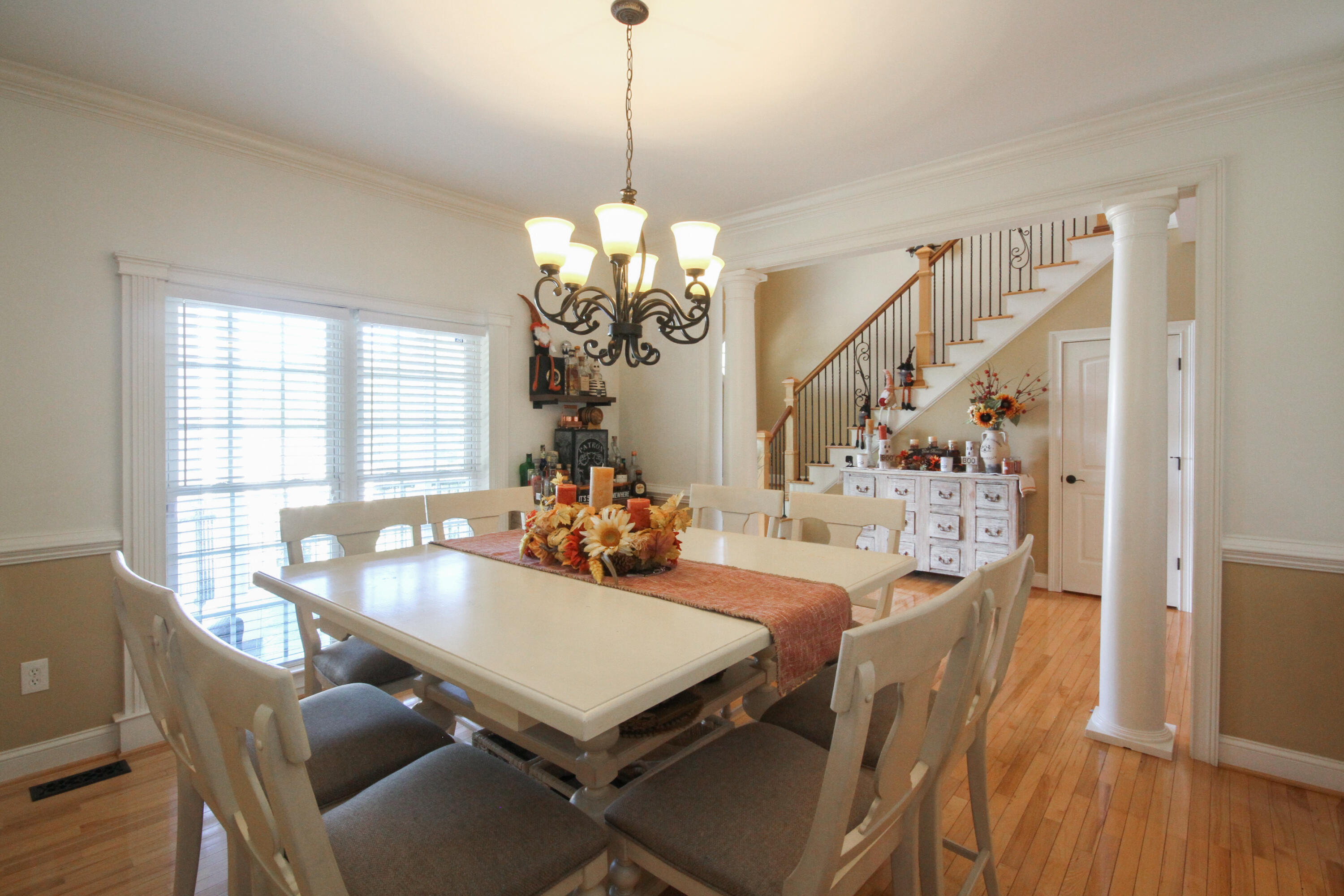 5917 Knightsbridge Road Roanoke, VA 24018 - Photo 4 of 33 5917 CS Dining Room 2