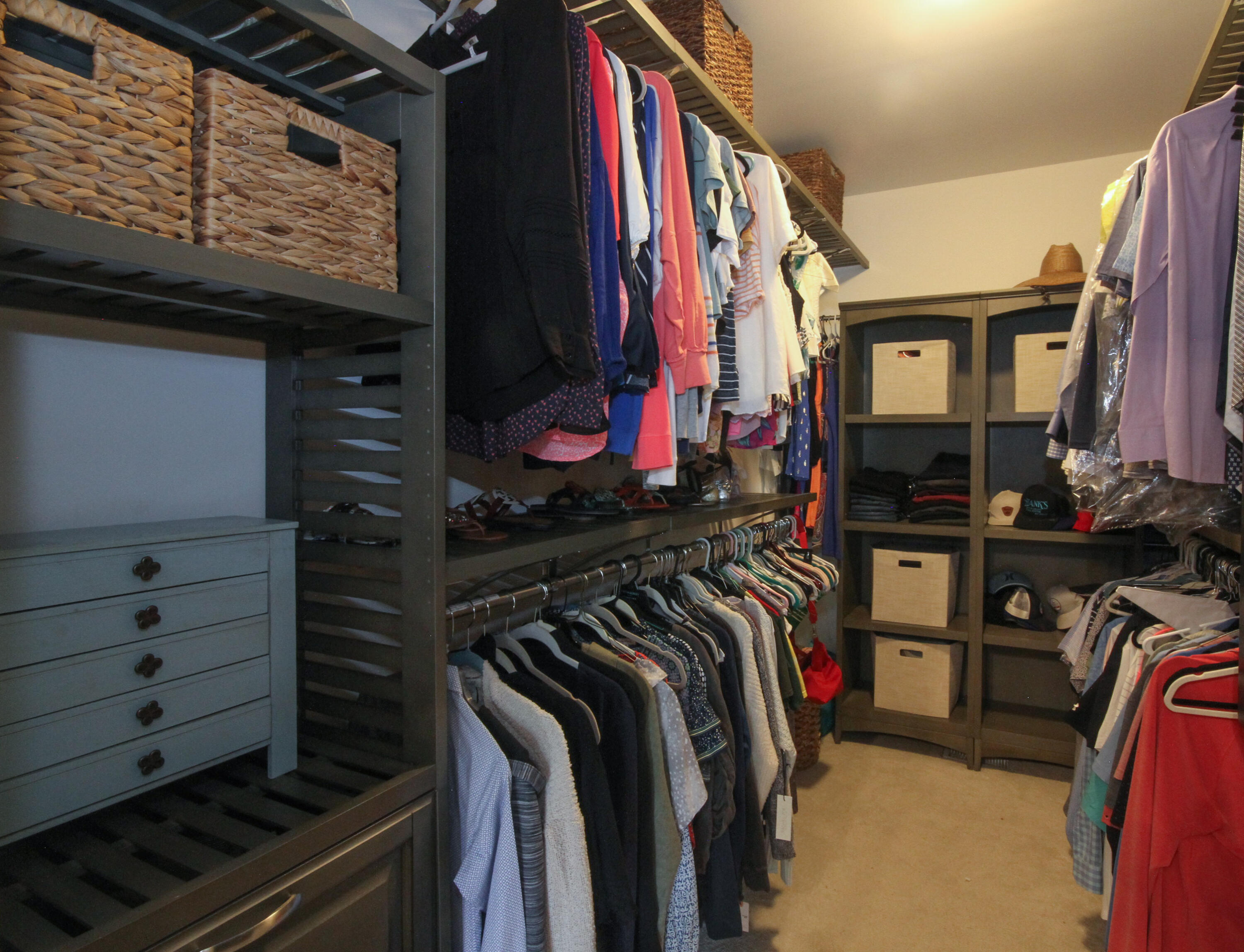 5917 Knightsbridge Road Roanoke, VA 24018 - Photo 9 of 33 5917 CS Primary Closet