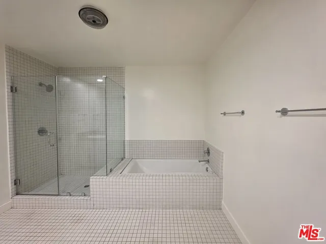 $4,750 | 1421 Greenfield Avenue, Unit 3, Los Angeles, CA 90025