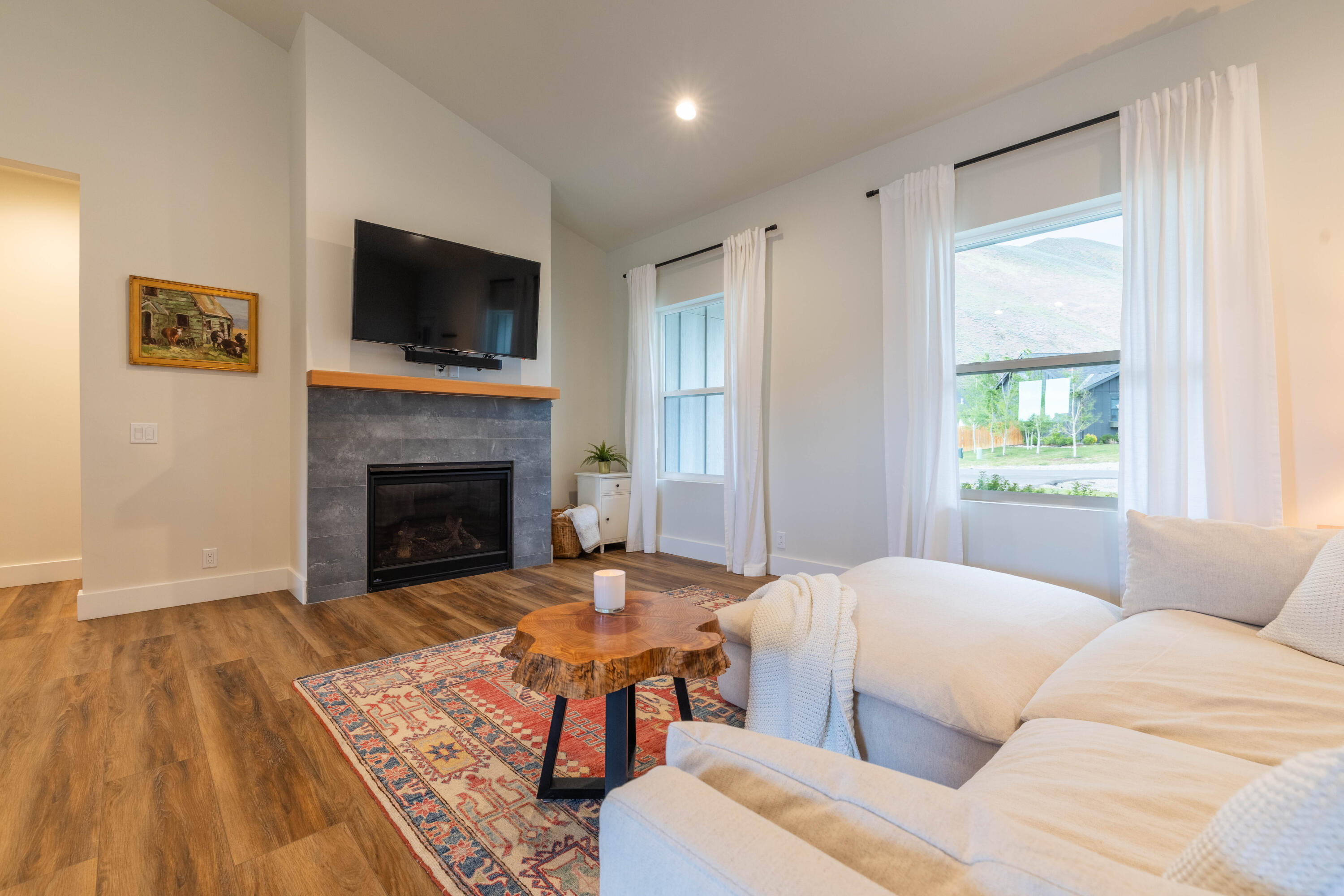 155 Cowcatcher Loop Bellevue, ID 83313 - Photo 16 of 35 Living Room