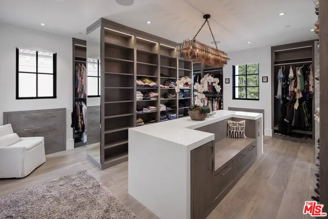 a room with lots of table and chairs