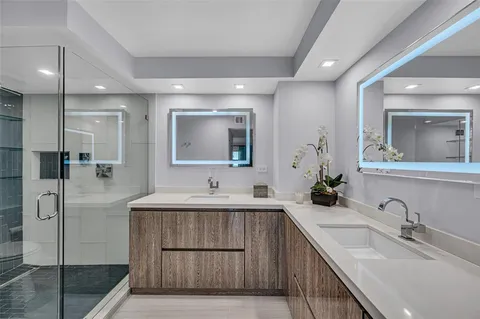 $995,000 | 1901 North Ocean Boulevard, Unit 9E, Fort Lauderdale, FL 33305