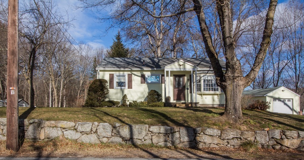 22 George Street Mendon, MA 01756 - Photo 3 of 18 Gallery Image 3