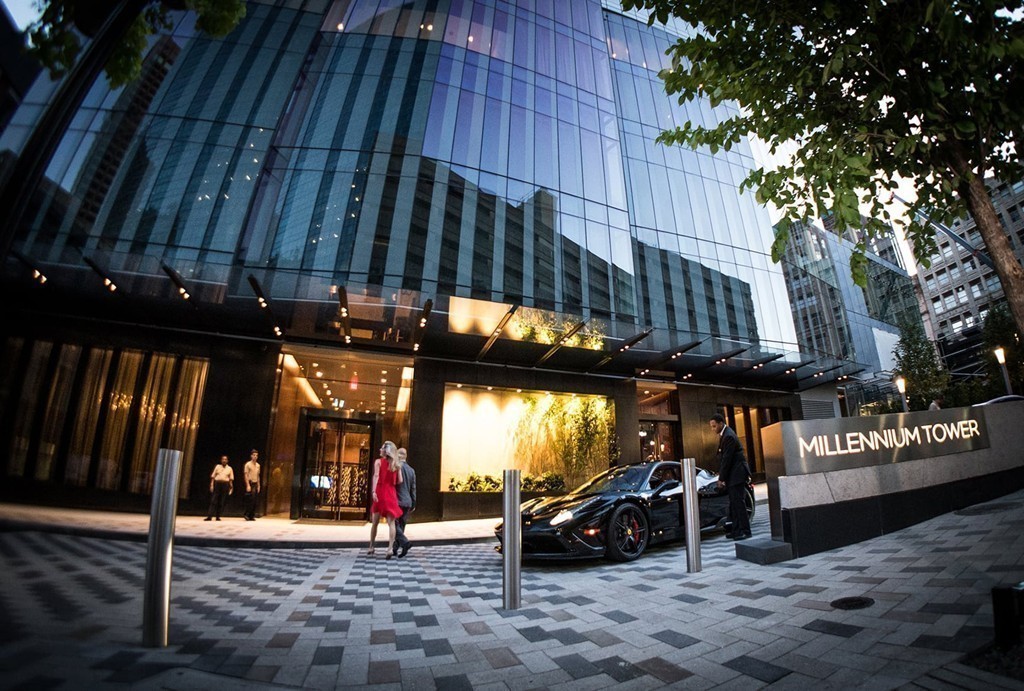 1 Franklin Street, Unit PH 2D Boston, MA 02110 - Photo 24 of 26 a view of outdoor space with seating area