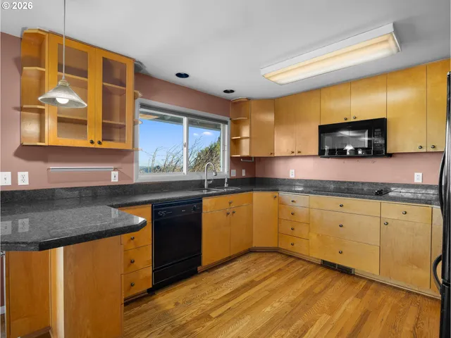 $645,000 | 10180 Southeast Cresthill Road, Happy Valley, OR 97086