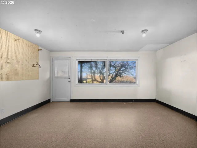 $645,000 | 10180 Southeast Cresthill Road, Happy Valley, OR 97086