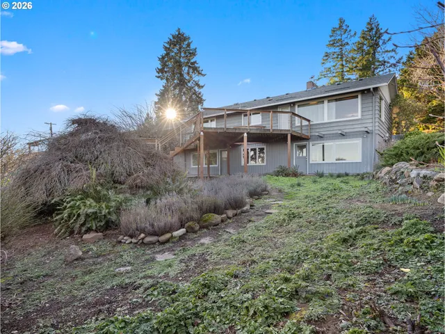 $645,000 | 10180 Southeast Cresthill Road, Happy Valley, OR 97086