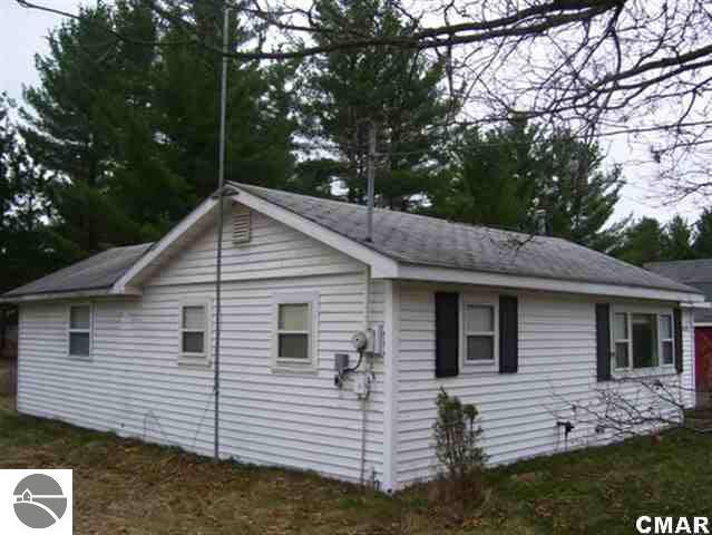 10360 North Finley Lk Road Harrison, MI 48625 - Photo 3 of 18 1767376-2.JPG