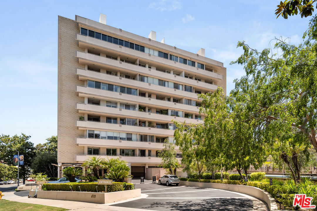 1333 South Beverly Glen Boulevard, Unit 703 Los Angeles, CA 90024 - Photo 15 of 18 a front view of a building