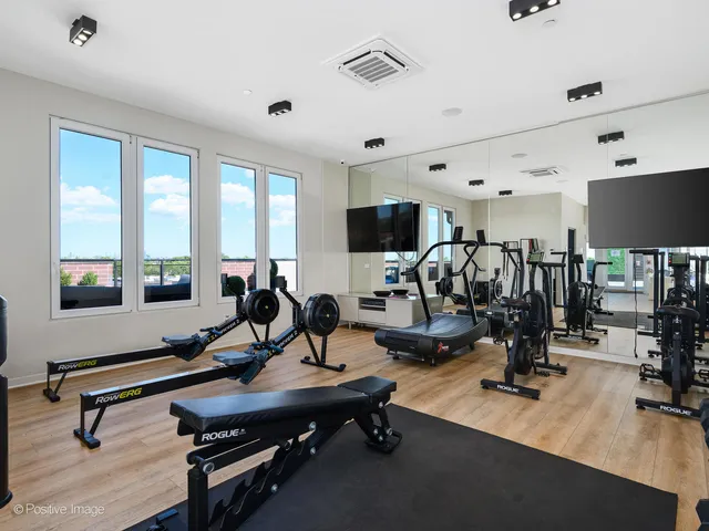 $2,600 | 2811 Thatcher Avenue, Unit 301, River Grove, IL 60171