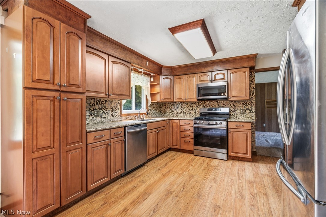 1129 Oak Tree Road Akron, OH 44320 - Photo 9 of 29 Gallery Image 9
