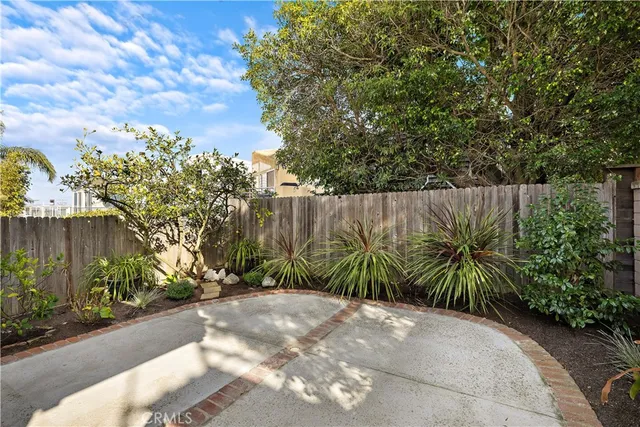 $5,950 | 1010 Tia Juana Street, Laguna Beach, CA 92651